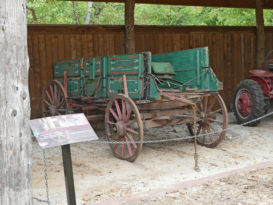 antique wagon at Nash Farm