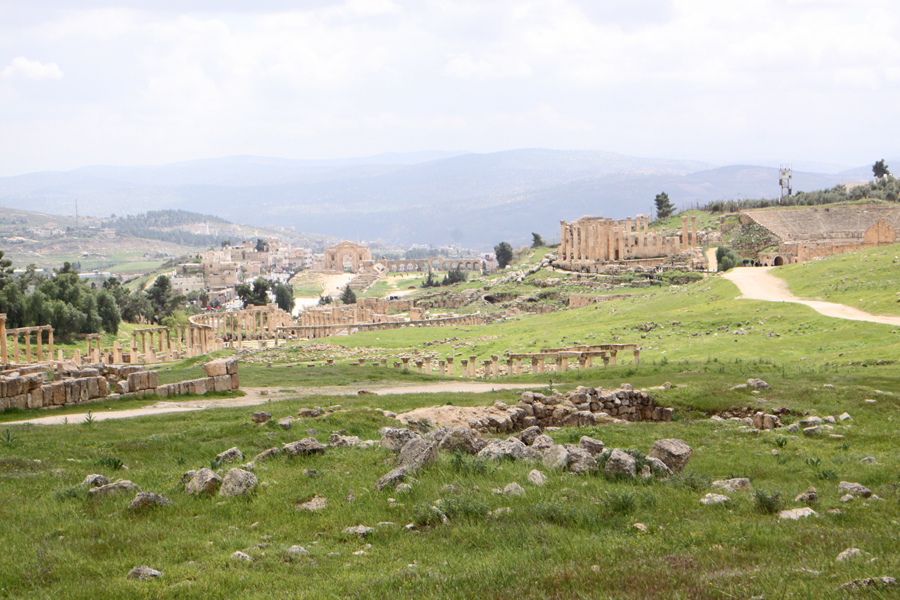 Overview of Jerash, the ruins and the town in background