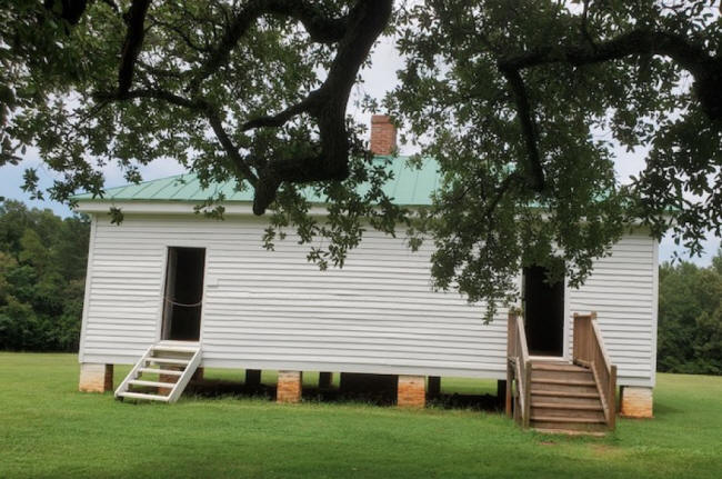 slave cabin at redcliffe plantation