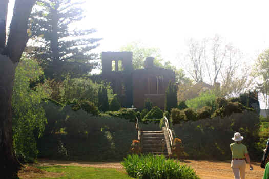 Barnsley ruins.jpg (511843 bytes)