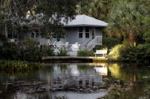 House on Chass river 2.jpg (8131320 bytes)