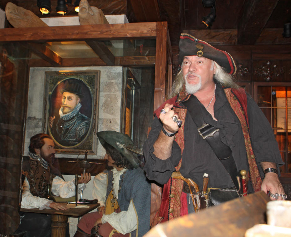 capt. Mahem at Pirate and t?reasure museum