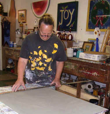 Molly Lesnikowski in her Red Door Studio.JPG (123642 bytes)