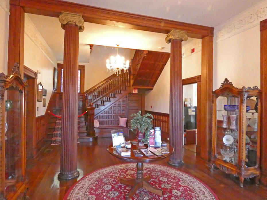 entrance hall and stairs at Lookaway Inn