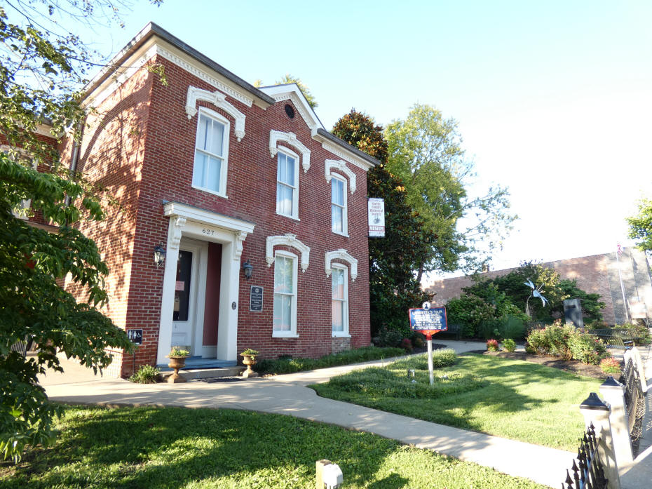 Shelbyville Hoistory museum