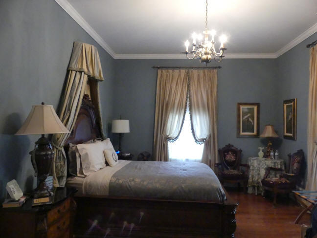 monroe room at trinkle mansion