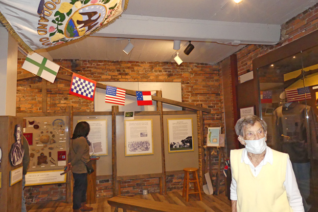 guide doing 8 flags tour at amelia Island Museum of history