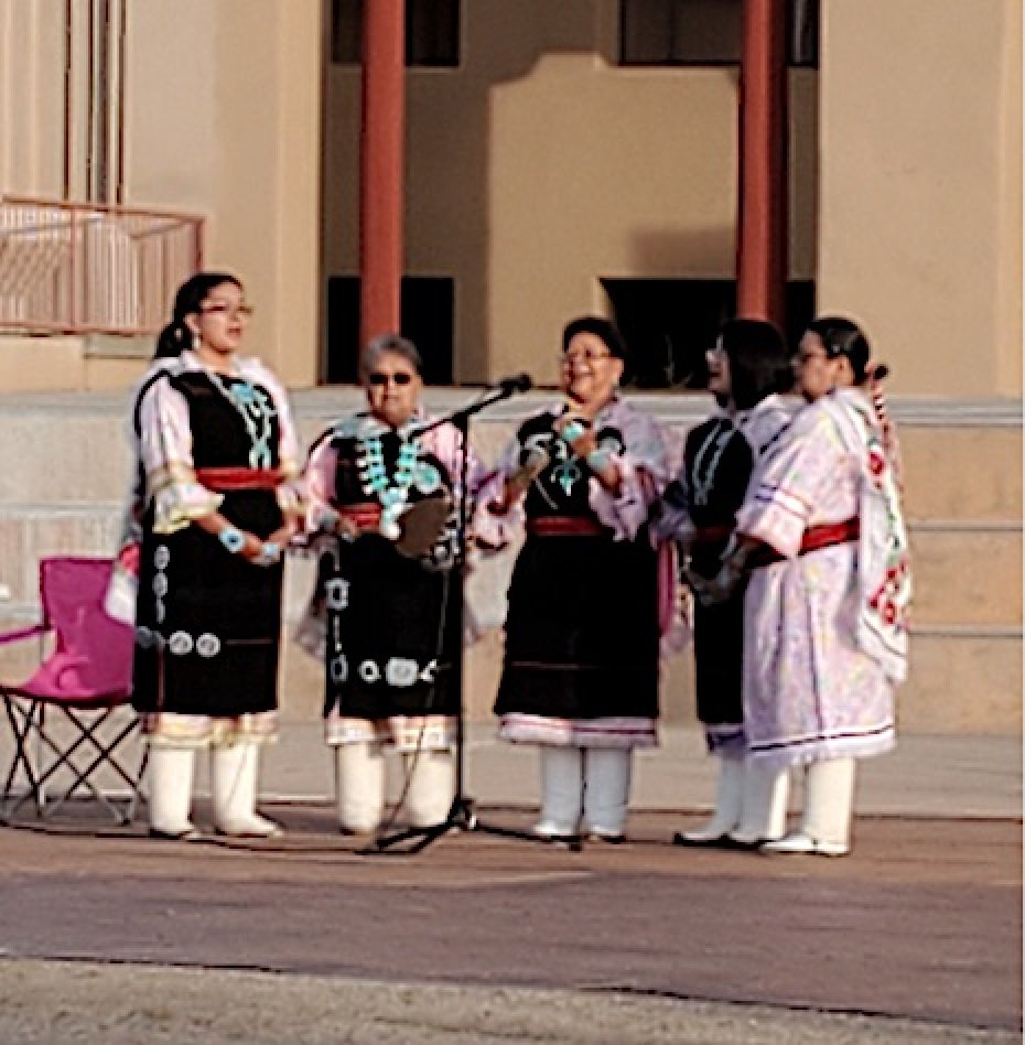 women Navajo dancers