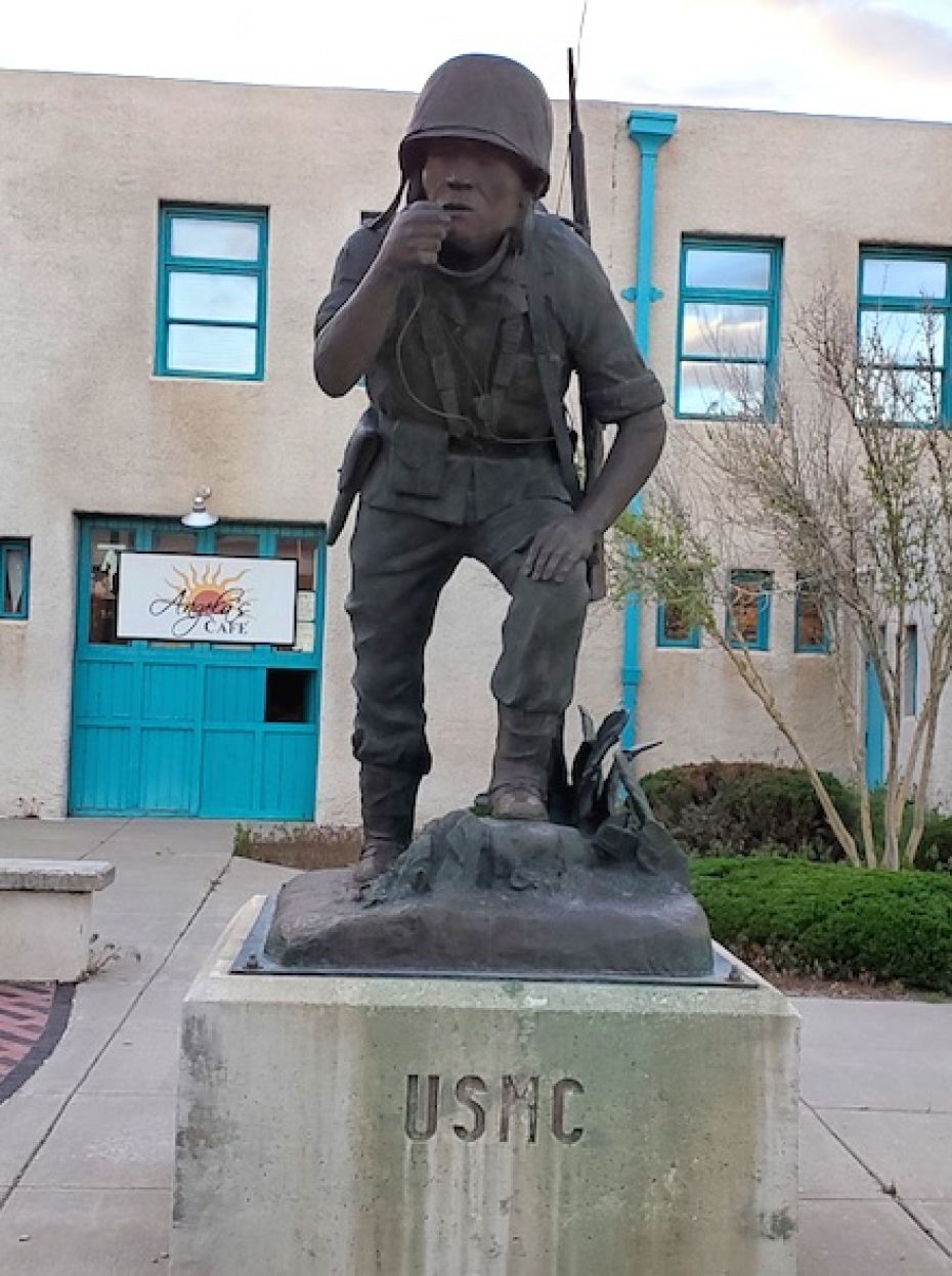 Stature of Navaja code talker