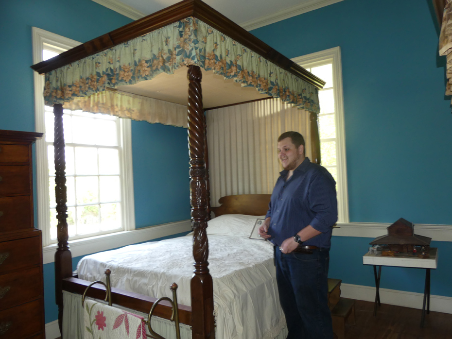 Bed with guide at kershaw-cornwallis house at Historic Camden