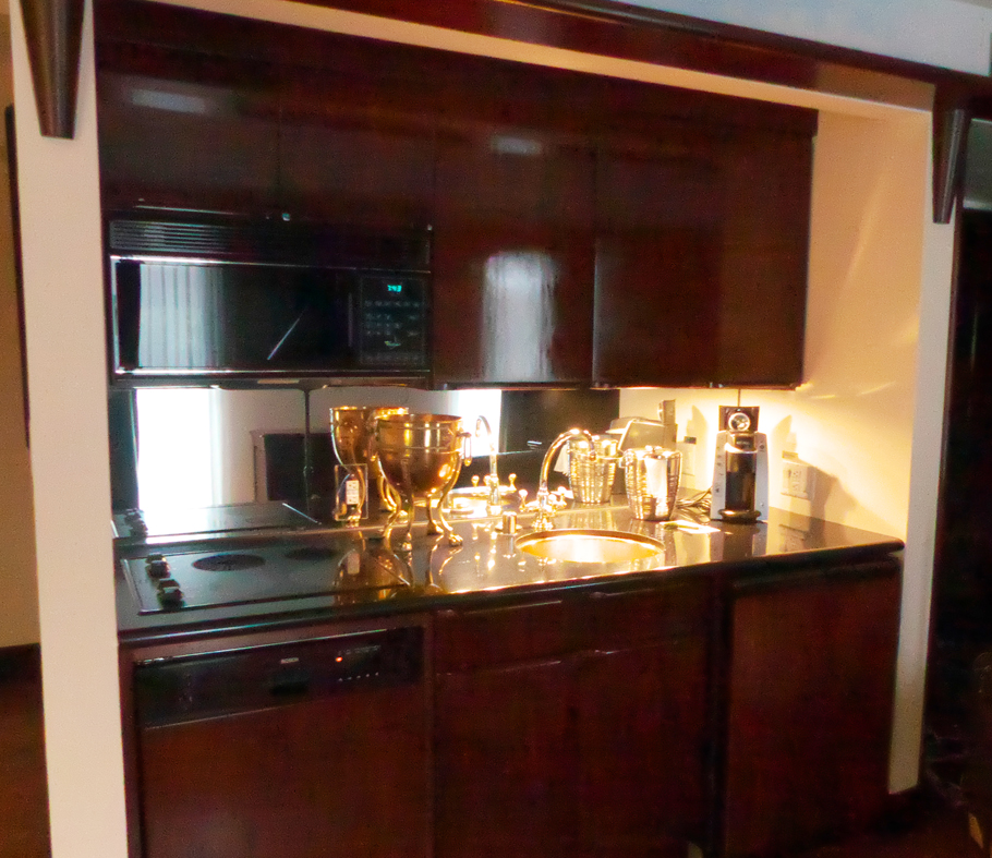 Kitchenette at dinah's garden hotel