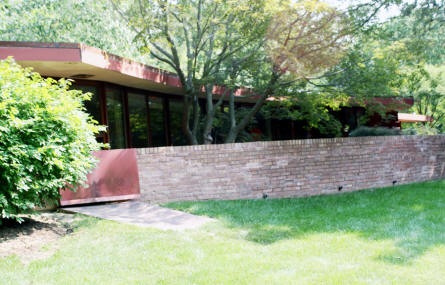 exterior view of Laurent House in Rockford, Illinois