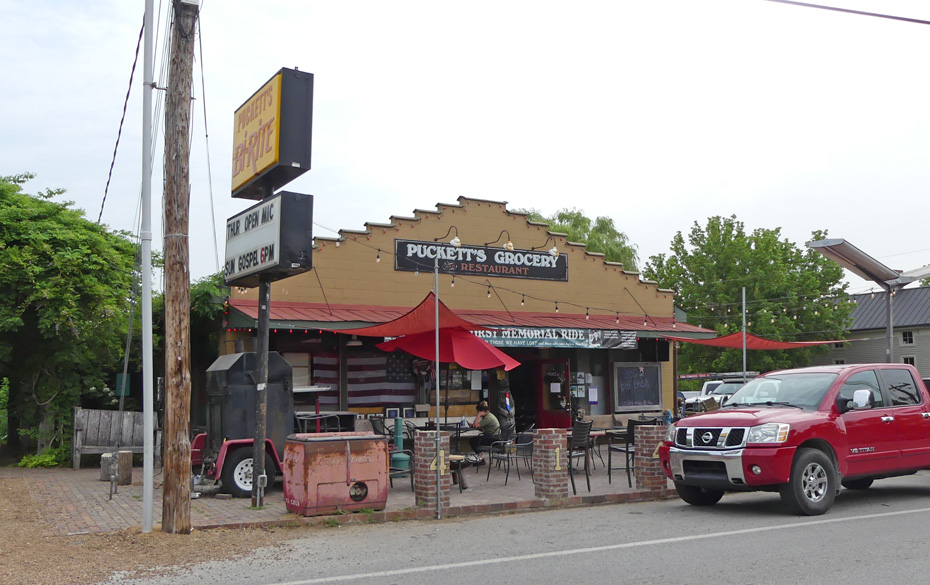 old fashioned Plucketts grocery