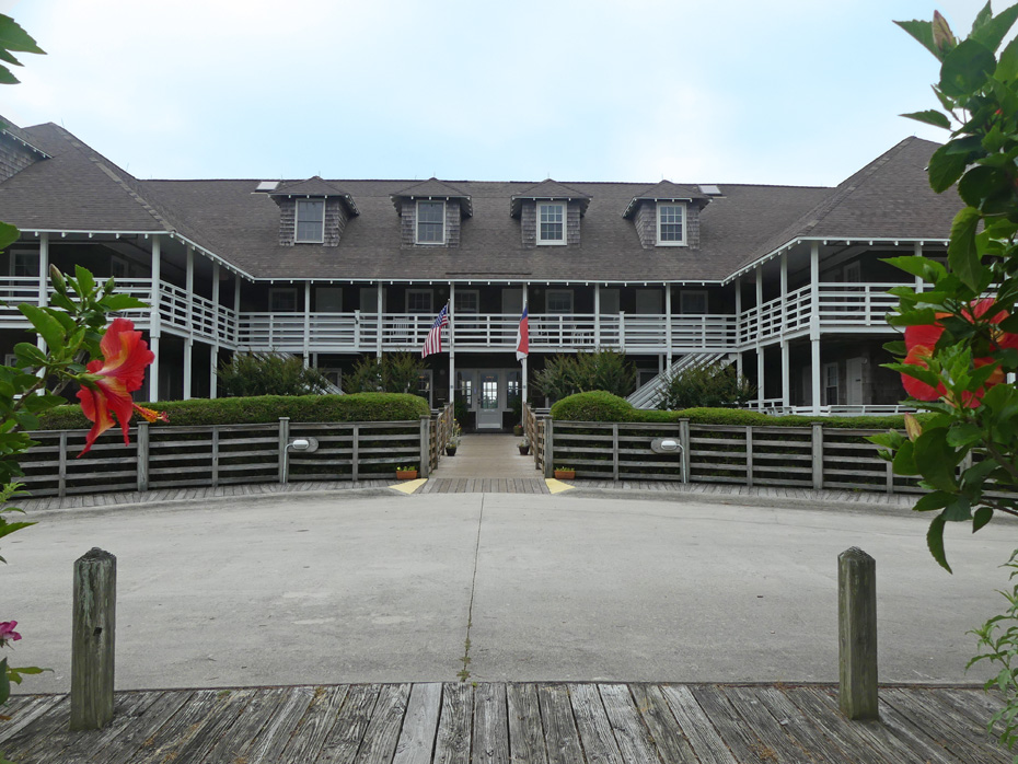 front Lost Colony Inn