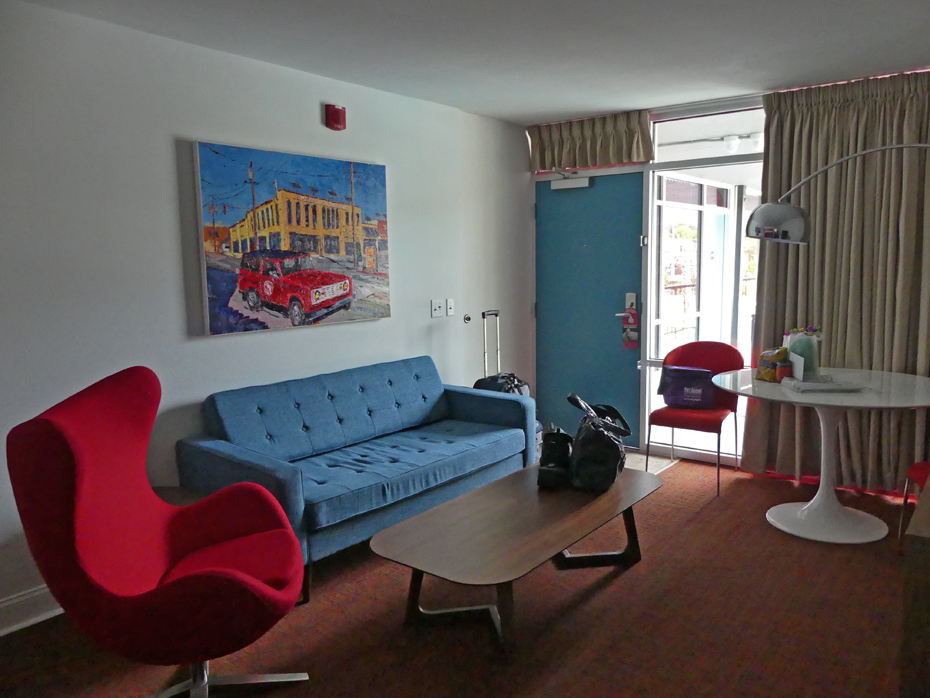Mother Earth Motor Lodge suite living area in Kinston, NC