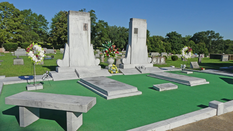 Hank Williams grave in Mointgomery