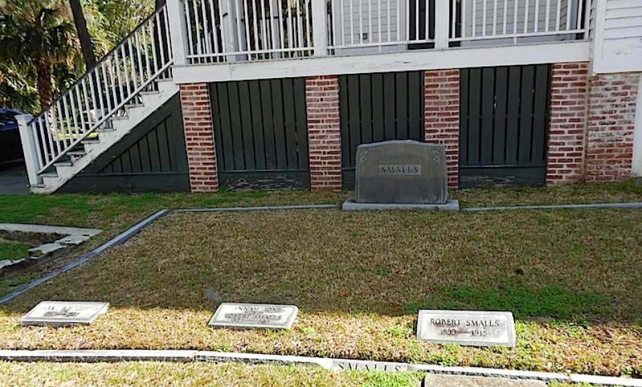 Robert Small's gravesite