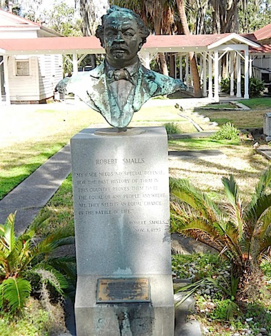 Monument to Robert Small
