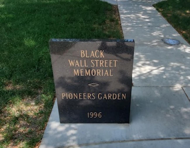memorial to black wall st