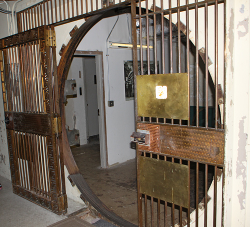 vault in tunnel